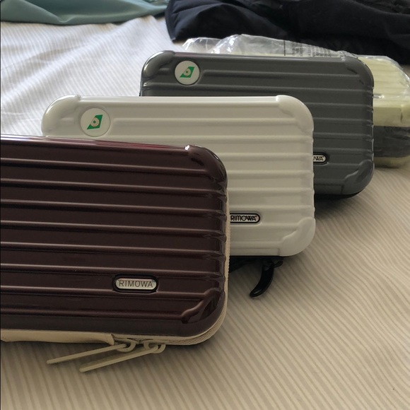 RIMOWA Travel Amenity Case -Eva Air - Picture 7 of 8